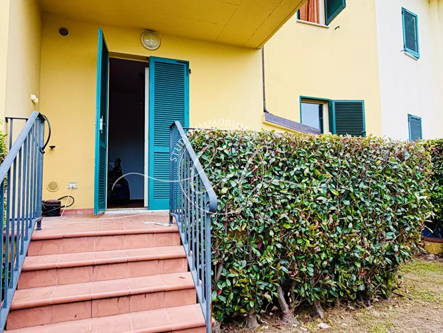 Immagine 3 di Villetta a schiera in vendita  a Pietrasanta