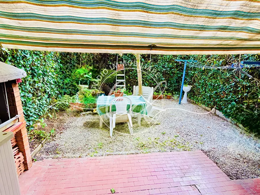 Immagine 8 di Trilocale in affitto  a Pietrasanta