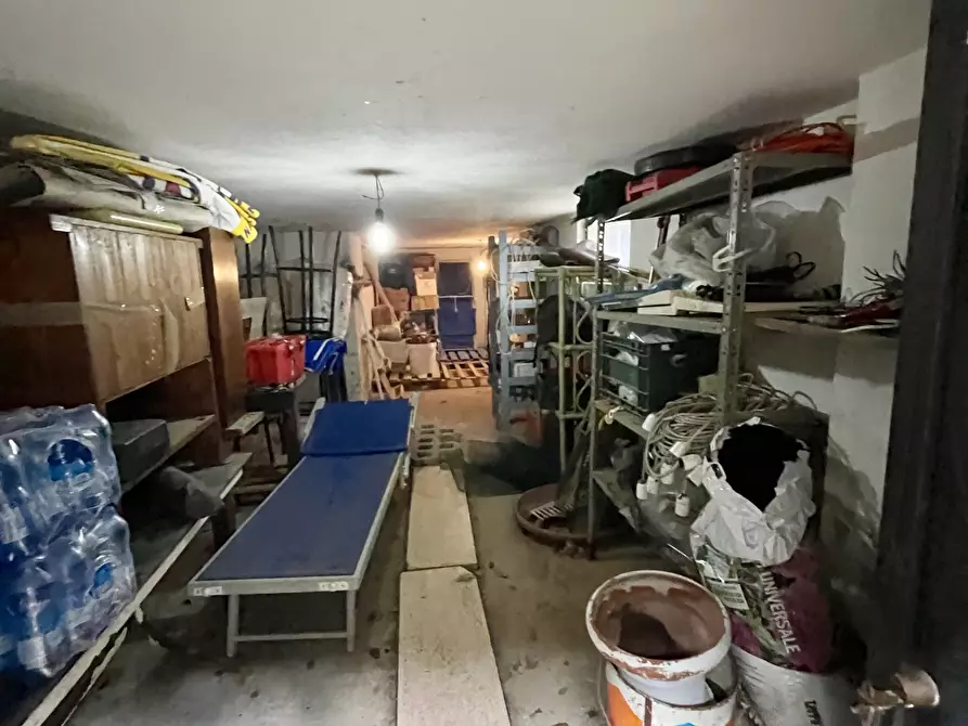 Immagine 40 di Villetta a schiera in vendita  a Camaiore