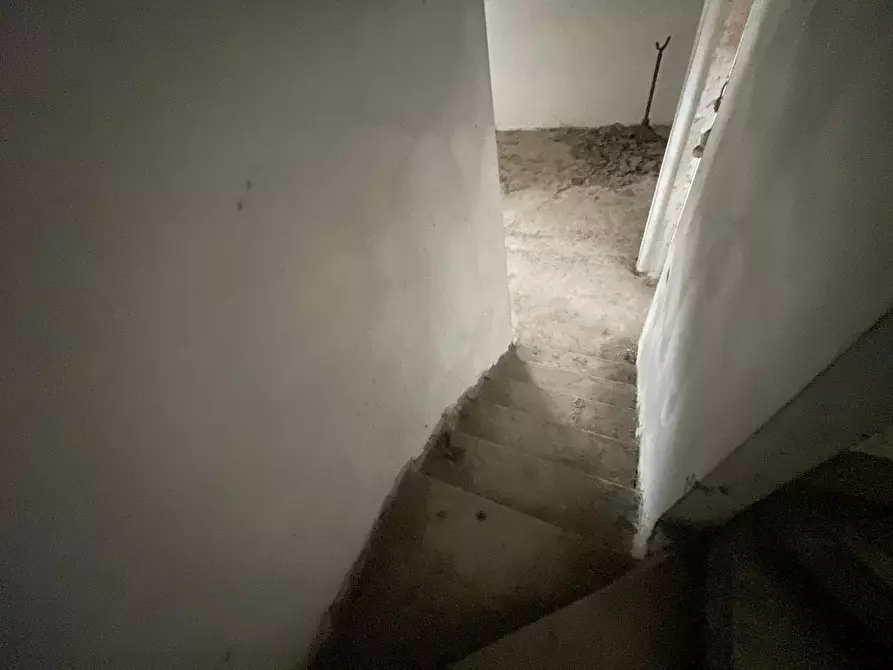 Immagine 28 di Porzione di casa in vendita  a Camaiore