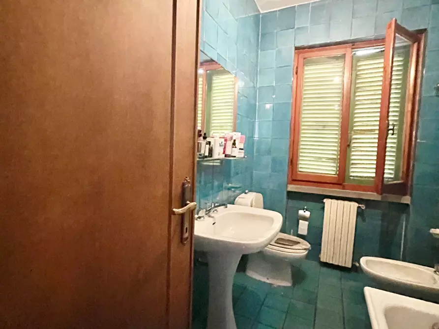 Immagine 25 di Casa indipendente in vendita  a Montignoso