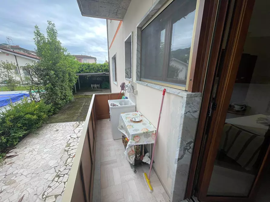 Immagine 20 di Quadrilocale in affitto  a Pietrasanta