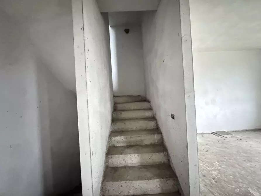 Immagine 14 di Porzione di casa in vendita  a Camaiore