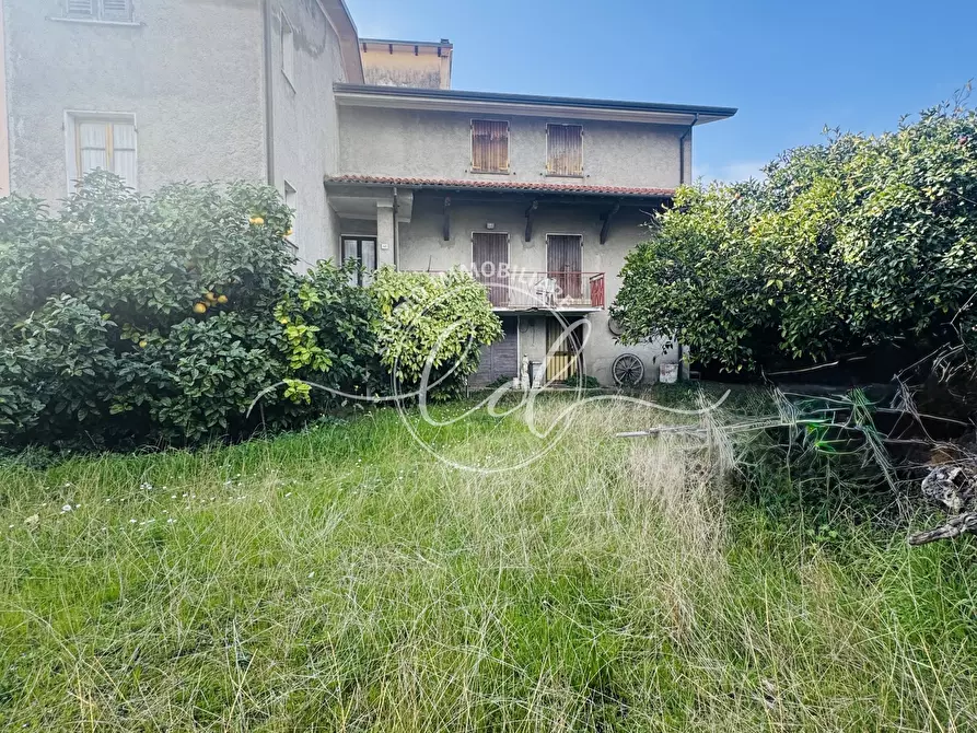 Immagine 1 di Porzione di casa in vendita  a Seravezza