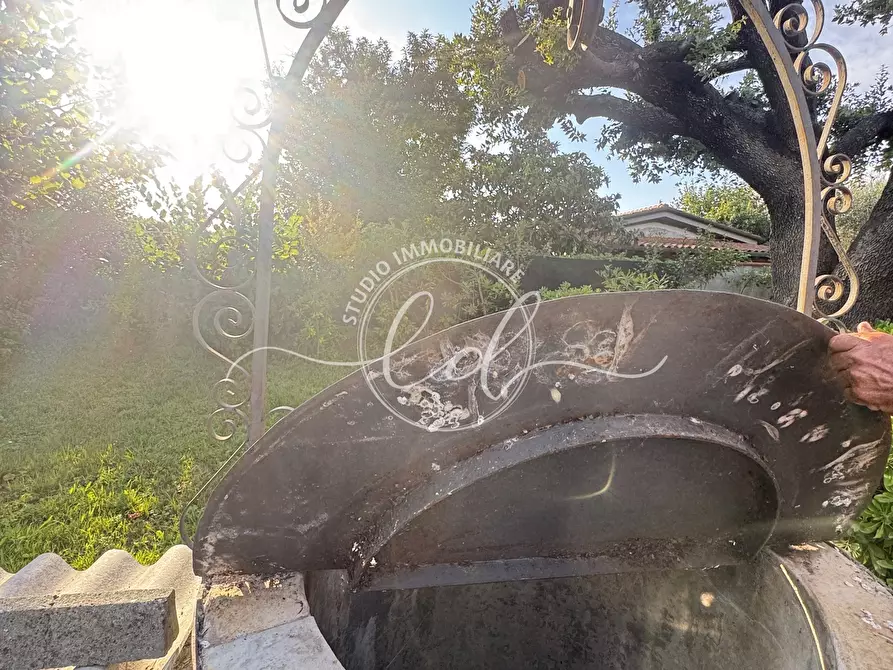 Immagine 74 di Porzione di casa in vendita  a Pietrasanta