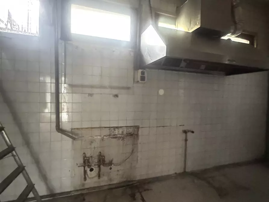 Immagine 23 di Bar / Ristorante in affitto  a Pietrasanta