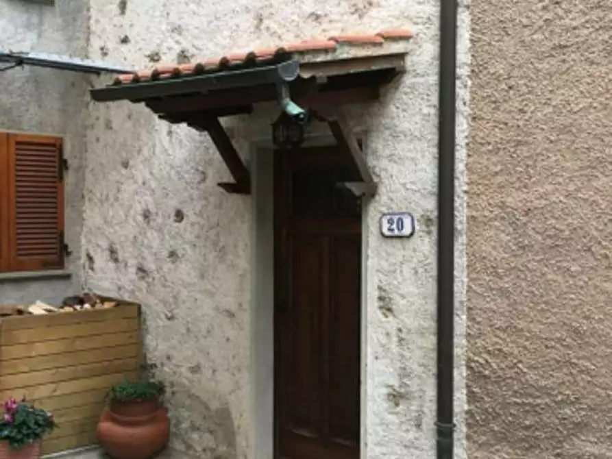 Immagine 14 di Porzione di casa in vendita  a Seravezza