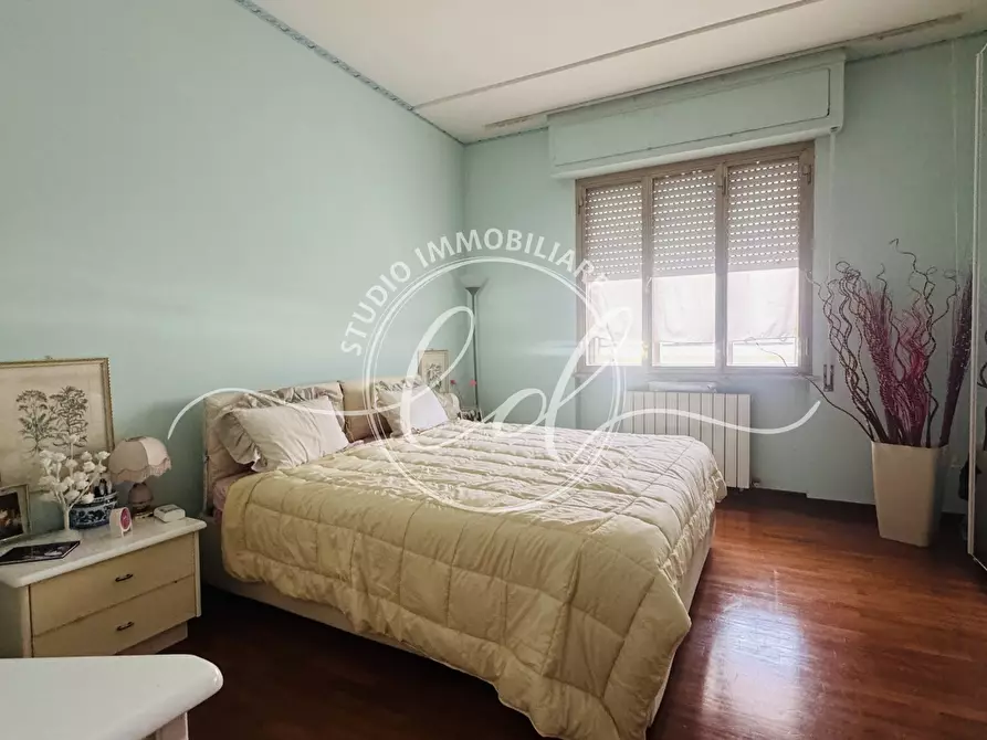 Immagine 36 di Quadrilocale in vendita  a Seravezza