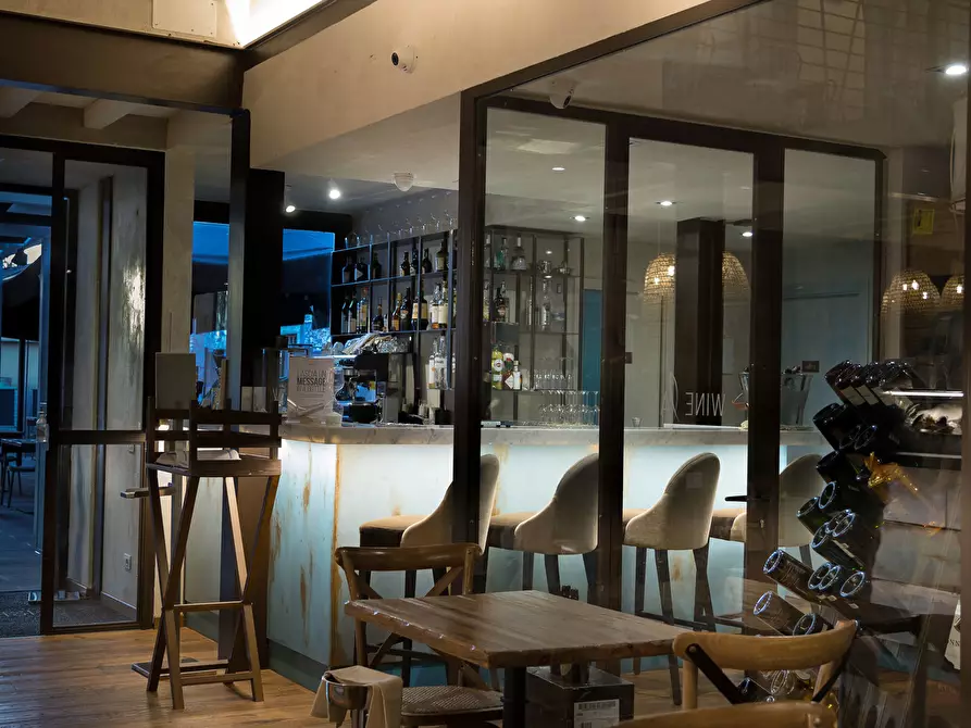 Immagine 4 di Bar / Ristorante in affitto  a Pietrasanta