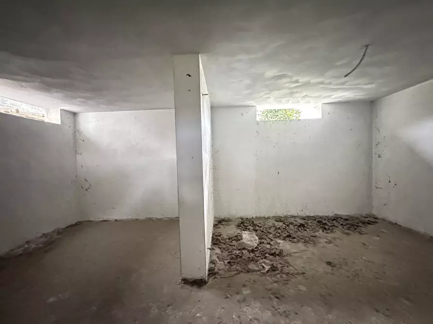 Immagine 45 di Porzione di casa in vendita  a Camaiore