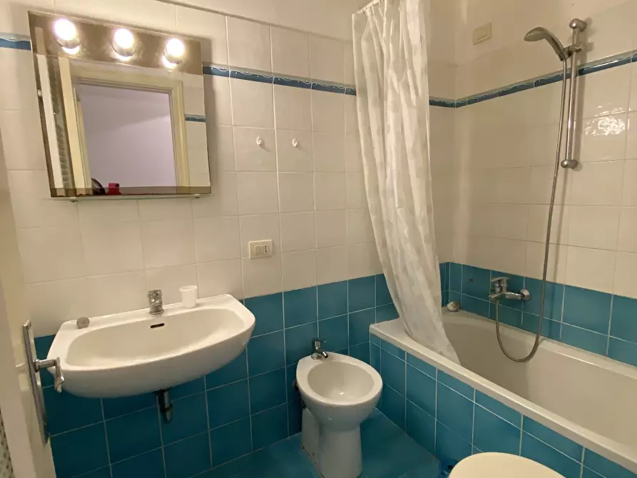 Immagine 15 di Trilocale in affitto  a Seravezza