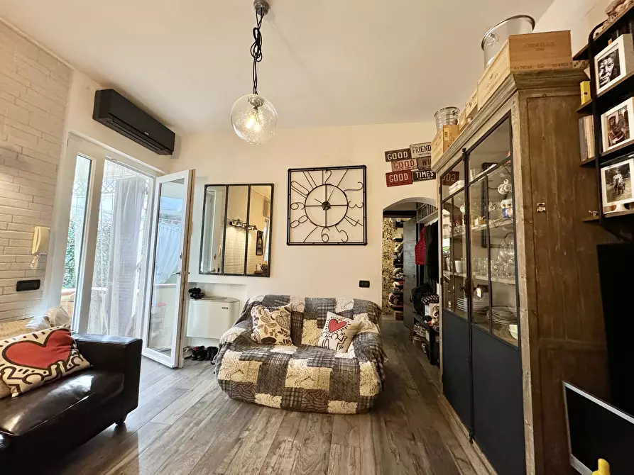 Immagine 12 di Quadrilocale in affitto  a Pietrasanta