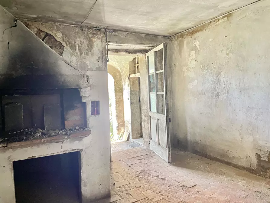 Immagine 47 di Porzione di casa in vendita  a Camaiore