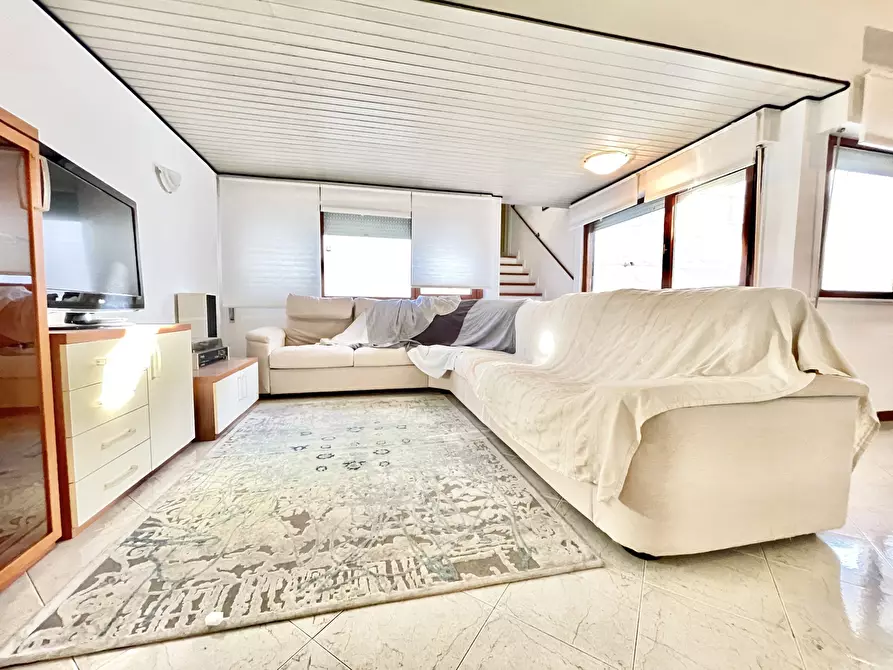 Immagine 4 di Quadrilocale in affitto  a Seravezza