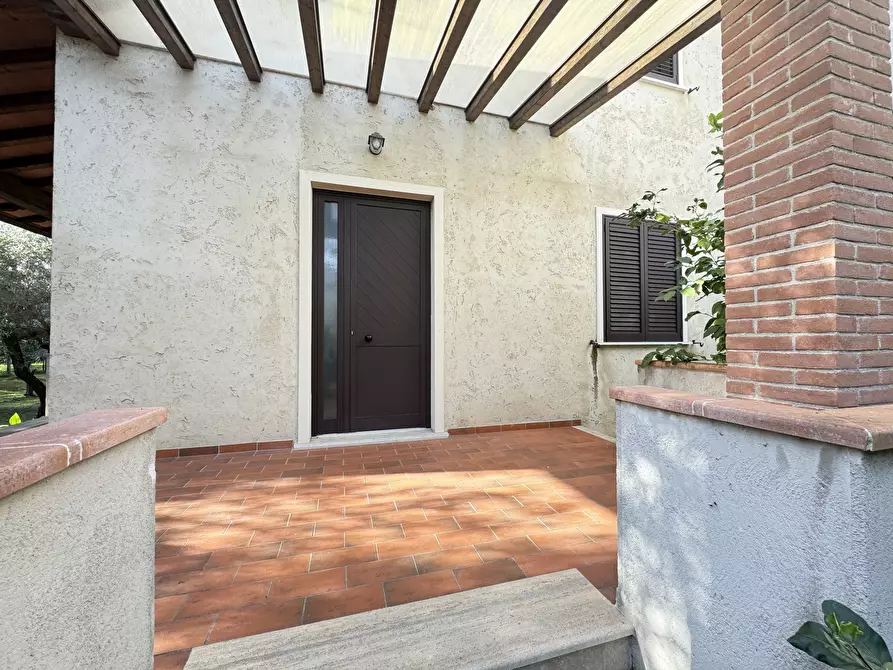 Immagine 2 di Casa indipendente in affitto  a Seravezza