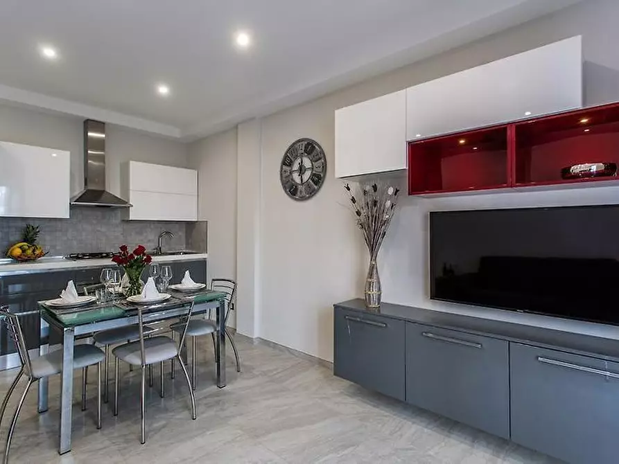 Immagine 4 di Bilocale in affitto  a Camaiore