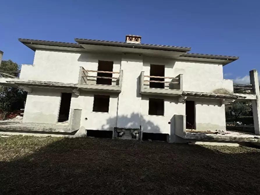 Immagine 9 di Porzione di casa in vendita  a Camaiore