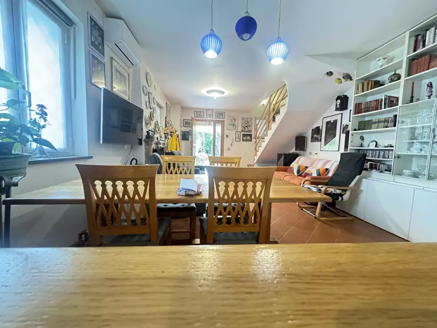 Immagine 10 di Porzione di casa in vendita  a Pietrasanta