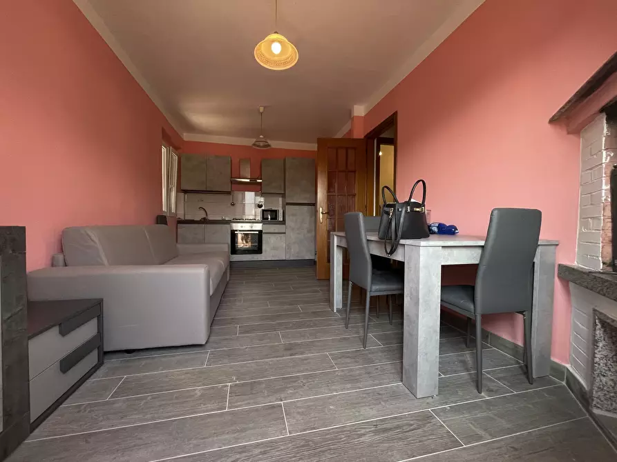 Immagine 3 di Porzione di casa in vendita  a Pietrasanta