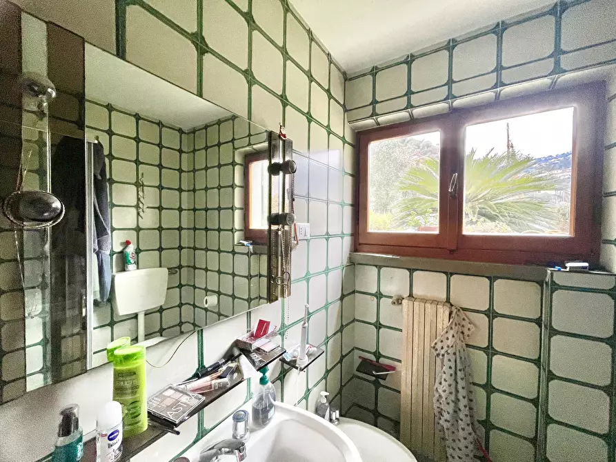 Immagine 13 di Casa indipendente in vendita  a Montignoso