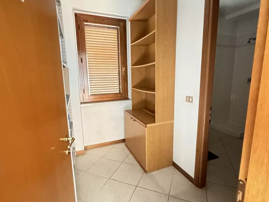 Immagine 13 di Bilocale in vendita  a Montignoso