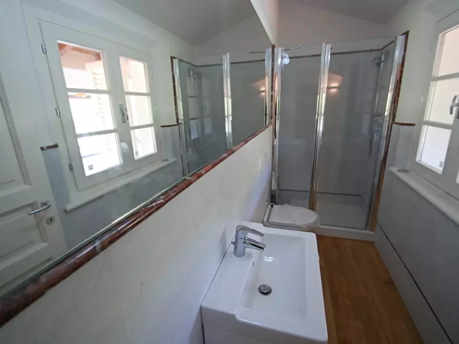 Immagine 100 di Villa in vendita  a Pietrasanta