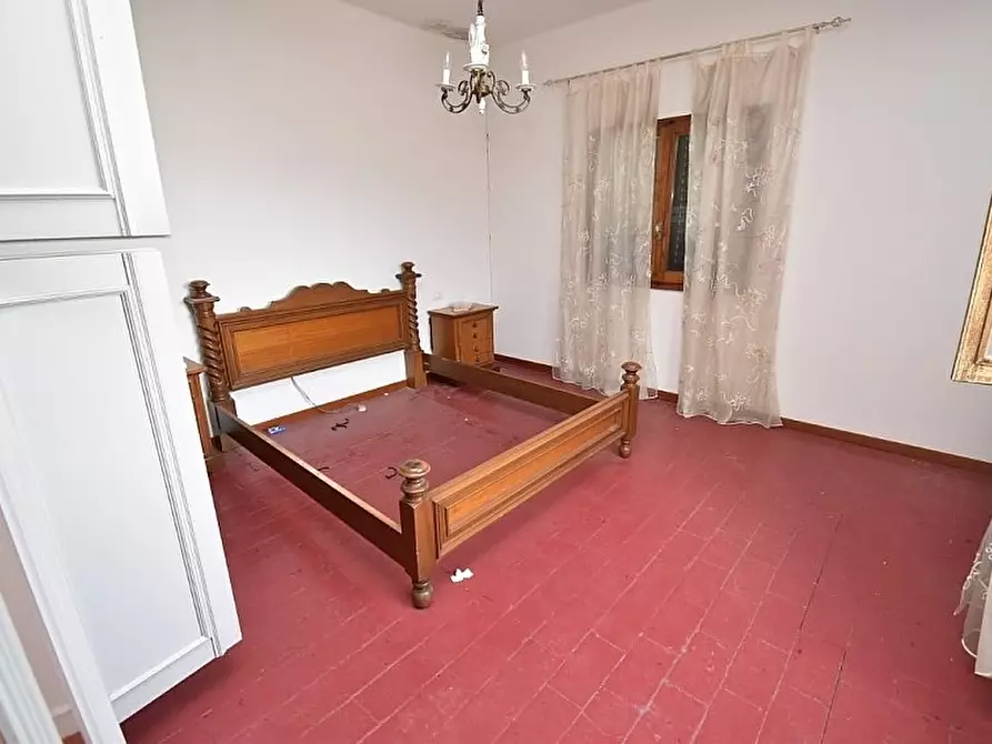 Immagine 23 di Porzione di casa in vendita  a Seravezza