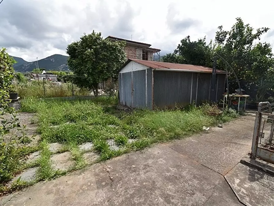 Immagine 4 di Porzione di casa in vendita  a Seravezza