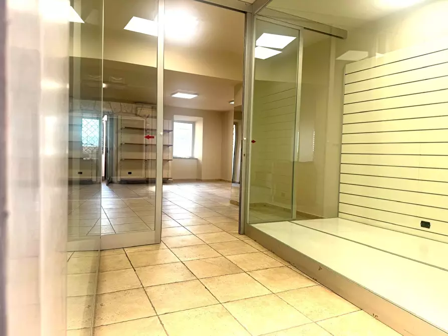 Immagine 4 di Locale commerciale in affitto  in Via Vittorio Emanuele a Anagni