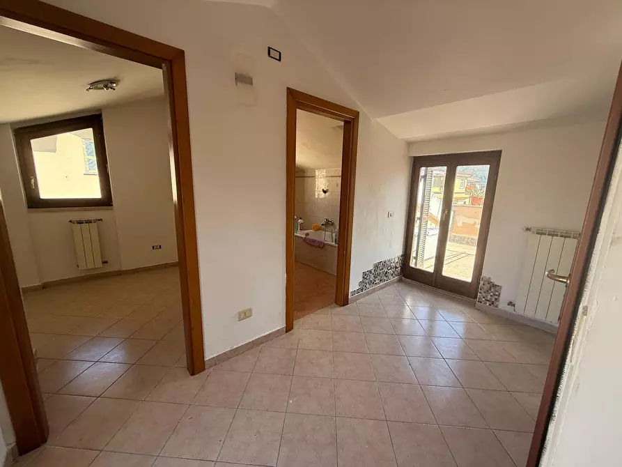 Immagine 19 di Trilocale in vendita  in via maremmana inferiore 110 a Guidonia Montecelio