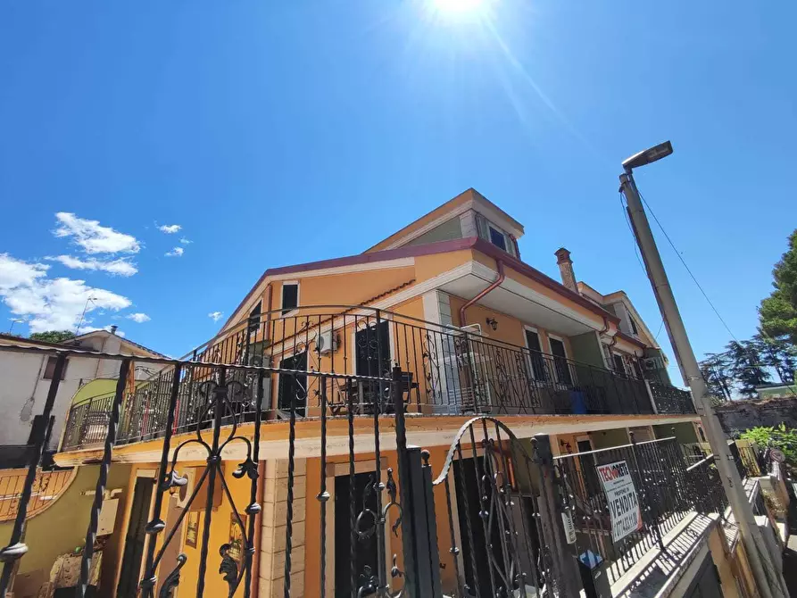 Immagine 1 di Trilocale in vendita  in via nicolo paganini a Guidonia Montecelio