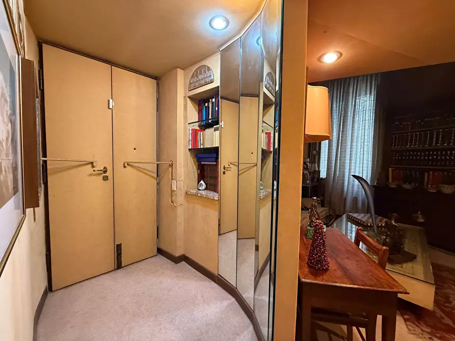 Immagine 5 di Trilocale in vendita  in Via Salaria 126 a Roma