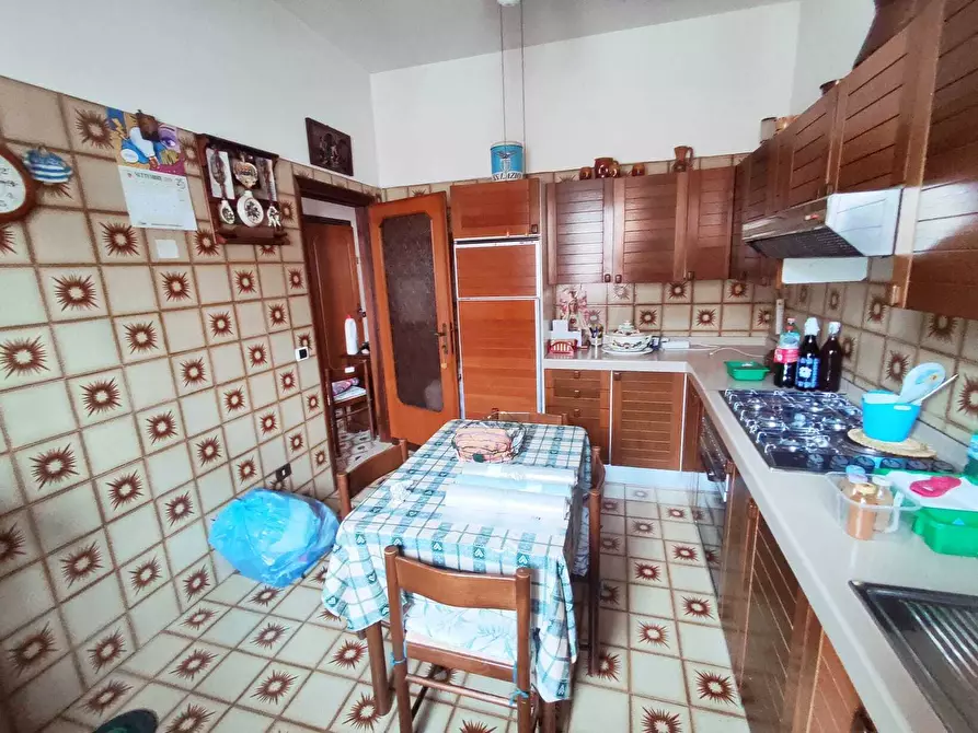 Immagine 12 di Trilocale in vendita  in Via Luigi Settembrini 6 a Guidonia Montecelio