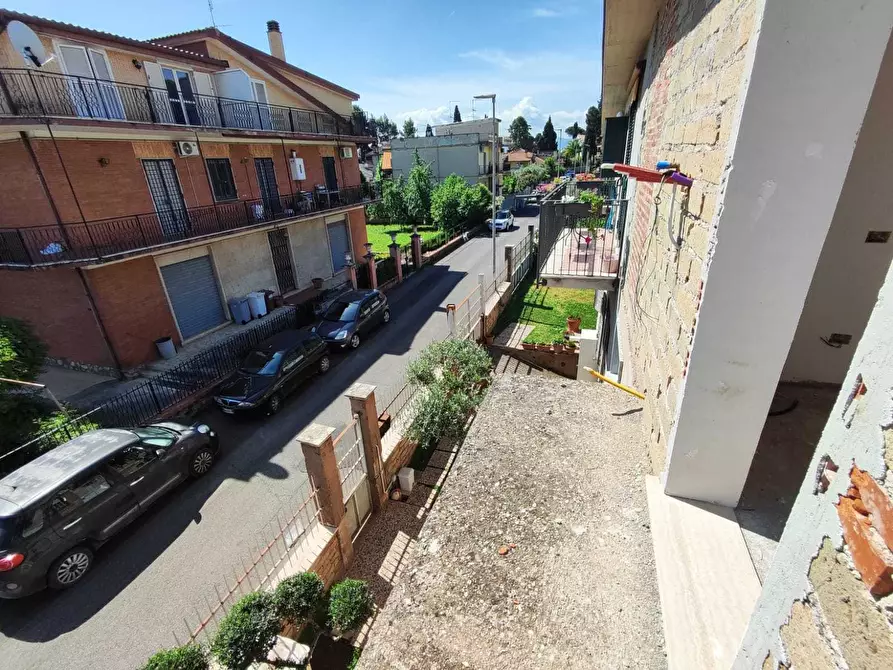 Immagine 1 di Quadrilocale in vendita  in via gerolamo ramorino 23 a Guidonia Montecelio