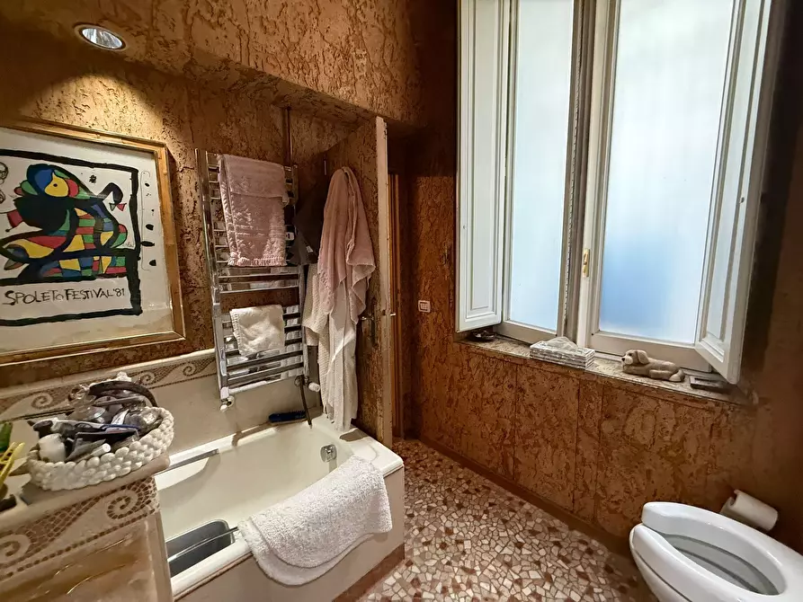 Immagine 44 di Trilocale in vendita  in Via Salaria 126 a Roma