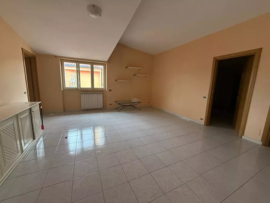 Immagine 12 di Trilocale in vendita  in Via Luigi Settembrini 31 a Guidonia Montecelio