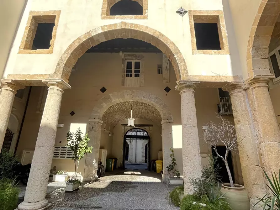 Immagine 3 di Quadrilocale in vendita  in VIA DELLA MAESTRANZA 72 a Siracusa