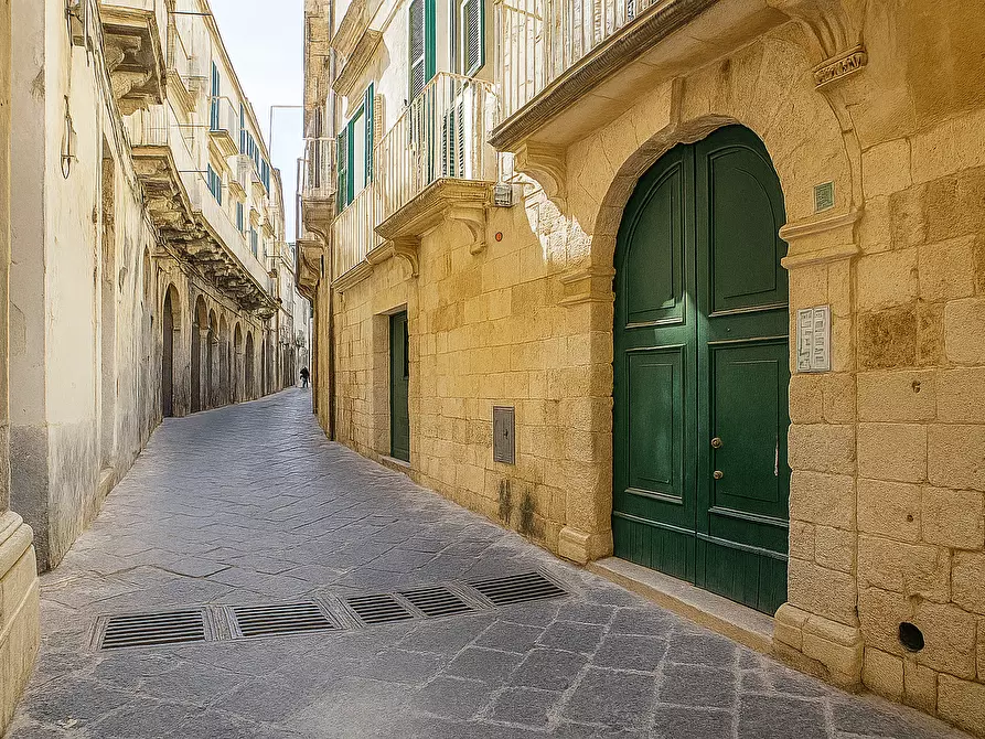 Immagine 21 di Appartamento in vendita  in VIA DELLE CARCERI VECCHIE 23 a Siracusa