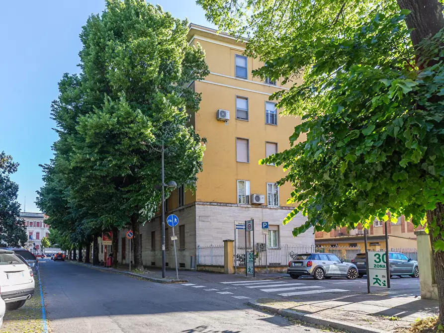 Immagine 32 di Pentalocale in vendita  in Viale Osacca 4 a Parma