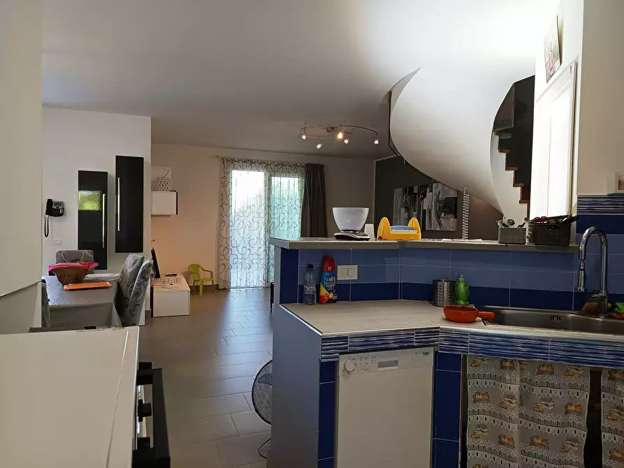 Immagine 43 di Villetta a schiera in vendita  a Castellammare Del Golfo