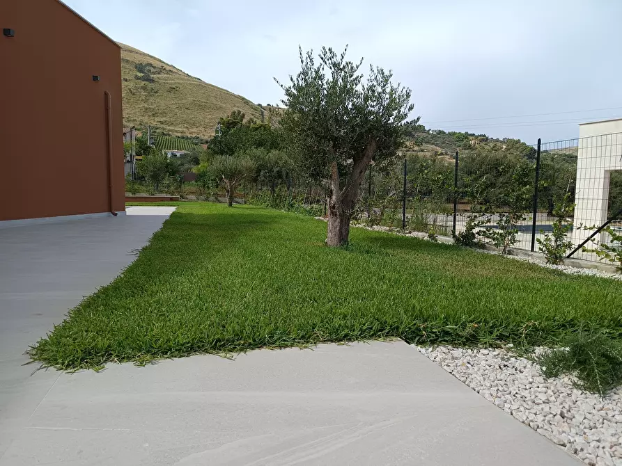 Immagine 3 di Villa in vendita  a Castellammare Del Golfo