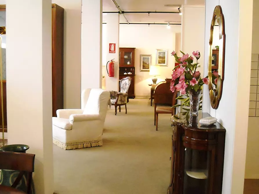Immagine 7 di Showroom in vendita  in VIA emilia 7 a Casalpusterlengo
