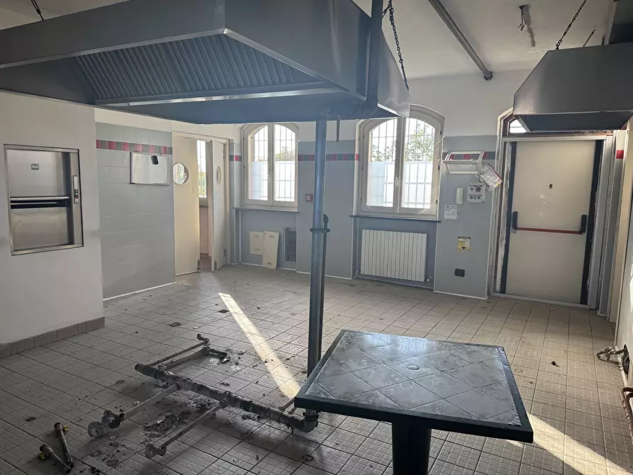 Immagine 13 di Locale commerciale in vendita  in Via Ca' De Mazzoli 6060 a Livraga