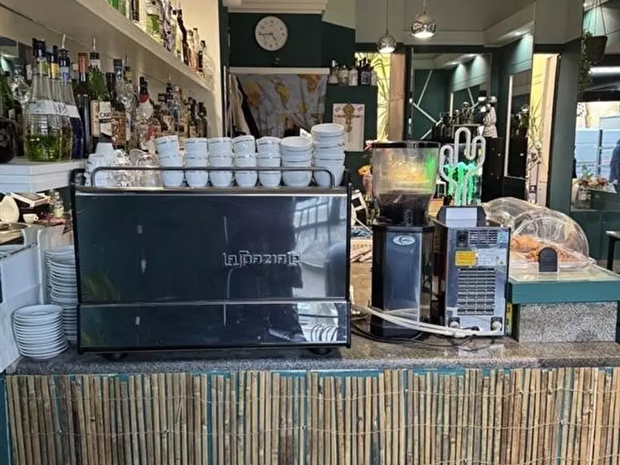 Immagine 4 di Bar / Ristorante in vendita  in via Cadore 6 a Milano