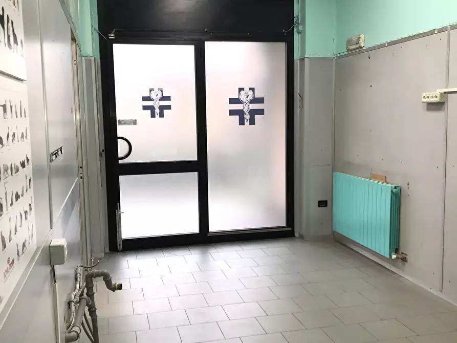 Immagine 4 di Locale commerciale in vendita  in via defendente 29 a Lodi