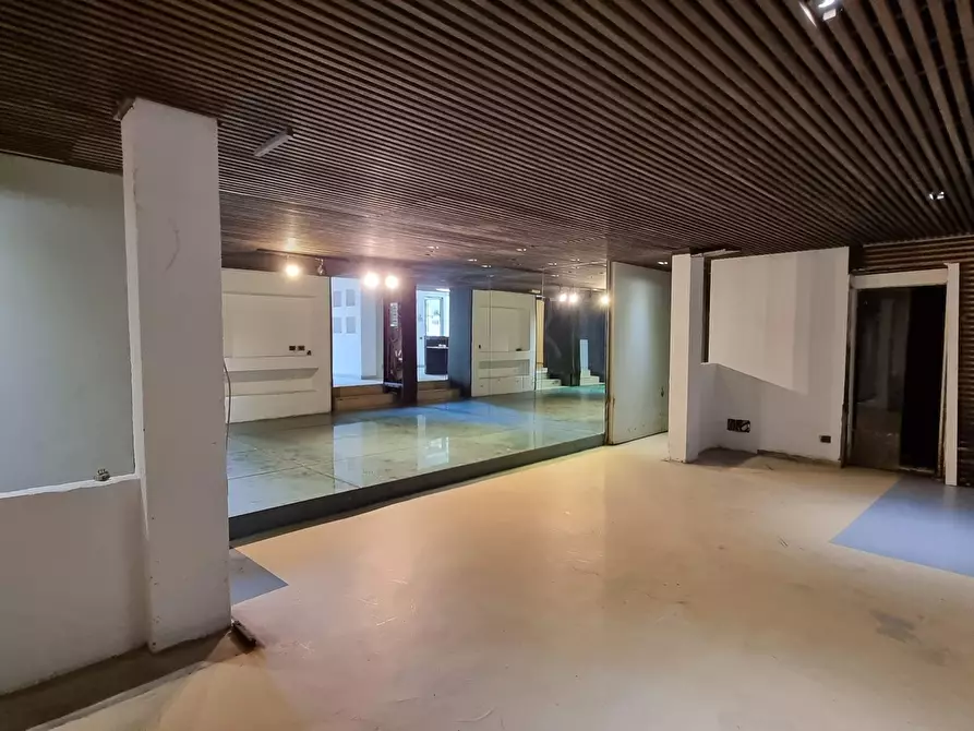 Immagine 4 di Attività commerciale in vendita  in Via Carlo Oreglio 7 a Melzo