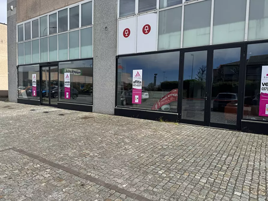 Immagine 30 di Locale commerciale in affitto  in Via Codognino 12 a Cornegliano Laudense