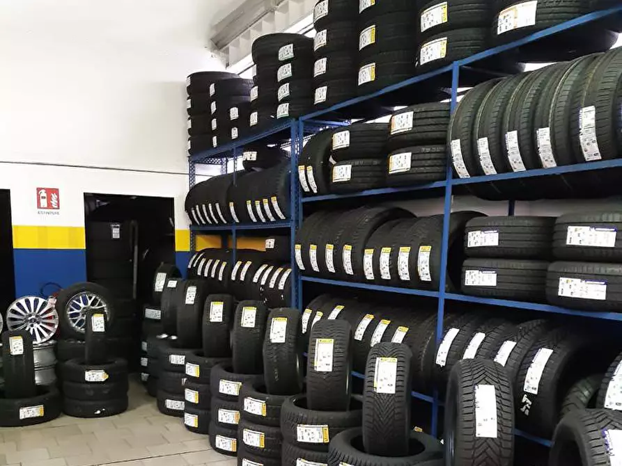 Immagine 5 di Capannone industriale in vendita  in Via Adamello 16 a Siziano