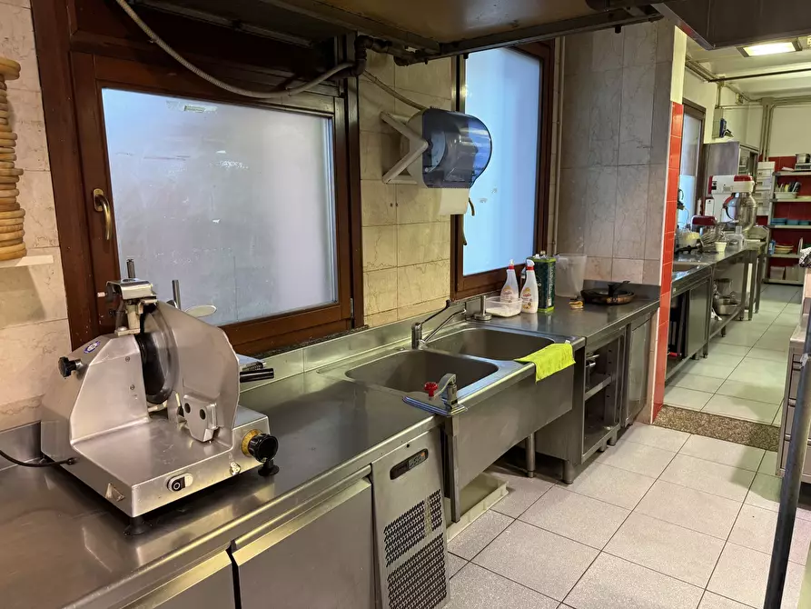 Immagine 19 di Bar / Ristorante in vendita  in Piazza Caduti, 4 a Sant'angelo Lodigiano