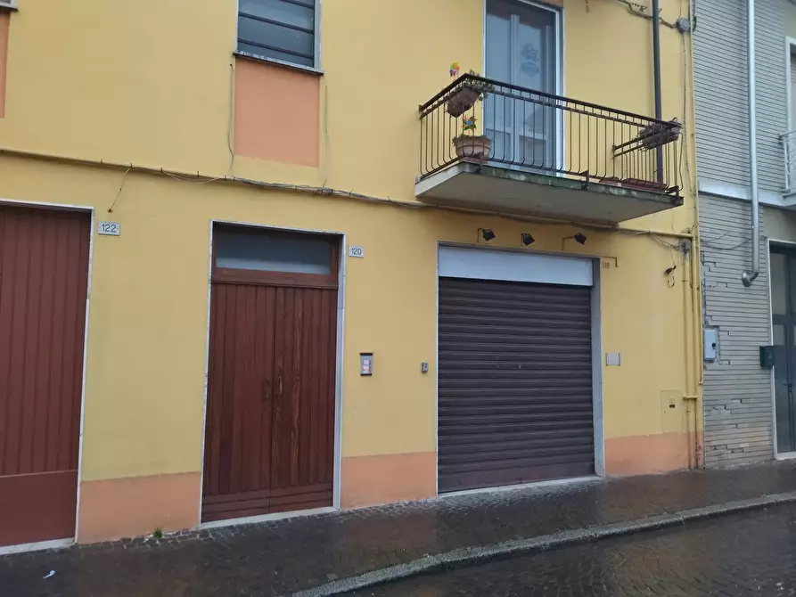 Immagine 10 di Locale commerciale in vendita  in Via Azzo Porzio 118 a Casalmaggiore